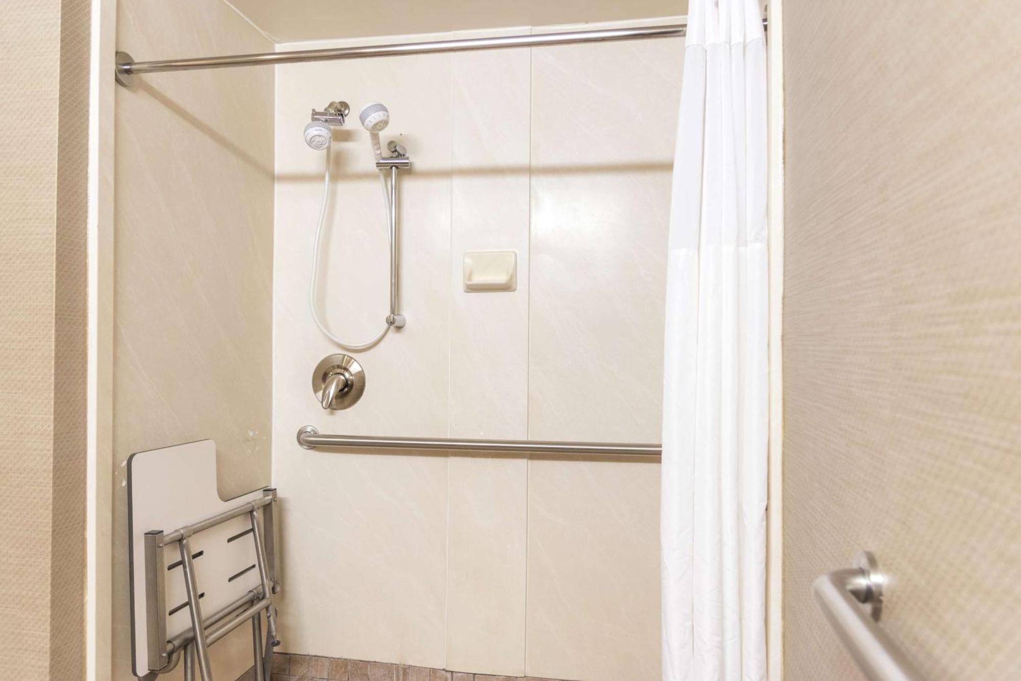 فندق هامبتون إن موسكيجون Muskegon Heights المظهر الخارجي الصورة